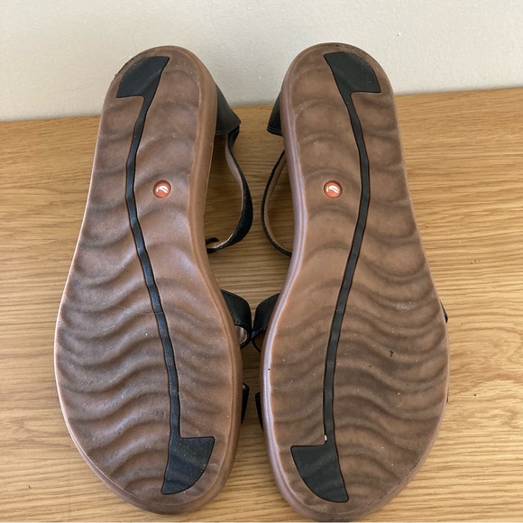 Clark Size 9.5 Black Sandals - Picture 7 of 7